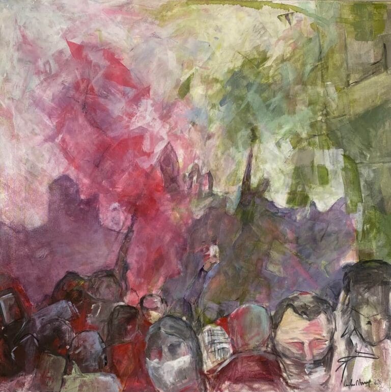 Figurativt, fargerikt oljemaleri i grønt, grått, lilla, og rosa toner. Vi ser en gruppe mennesker i forgrunnen der ansiktene er dekket av masker.de protesterer og man kan ane et palestinaskjerf, armer er hevet og mobiltelefoner tar opp protestantene. farget røyk i rødt og grønt ligger som et teppe over menneskemengden, og man kan skimte bygninger og enda flere mennesker i bakgrunnen.